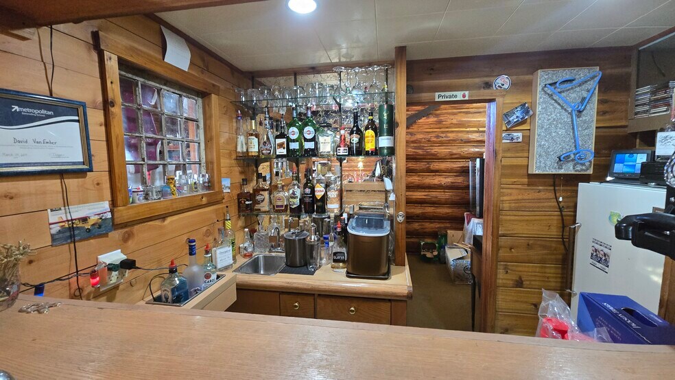 More Photos Of 1080 Stack Valley Rd, Cariboo Hotel For Sale