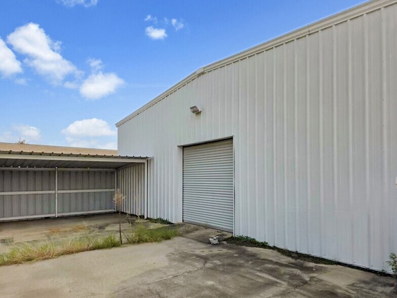 More Photos Of 18623 Kuykendahl Rd, Spring Auto Repair For Lease