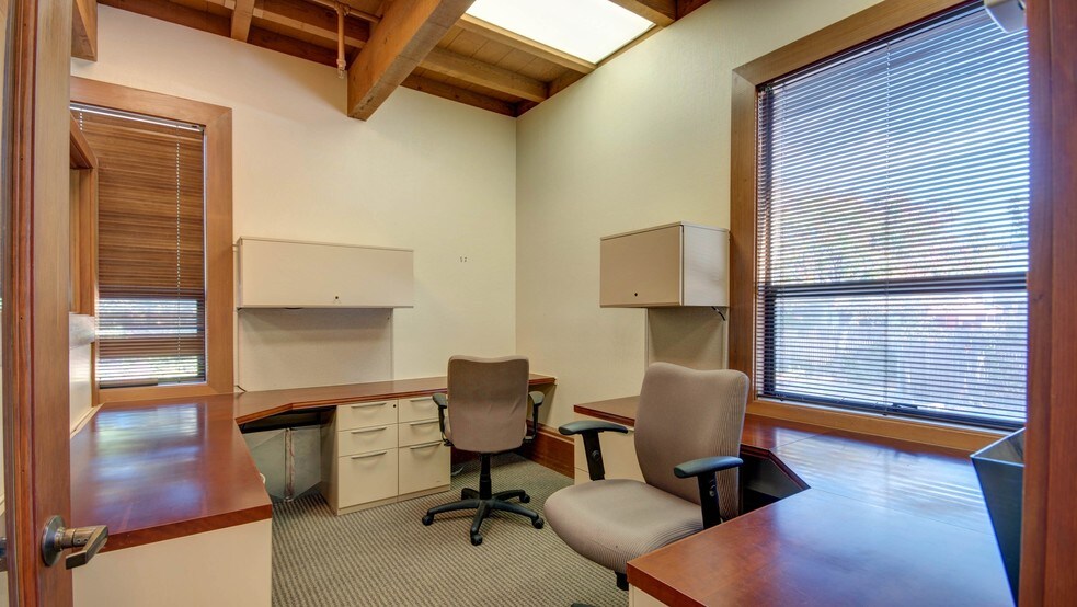 More Photos Of 915 Diablo Ave, Novato Office For Sale