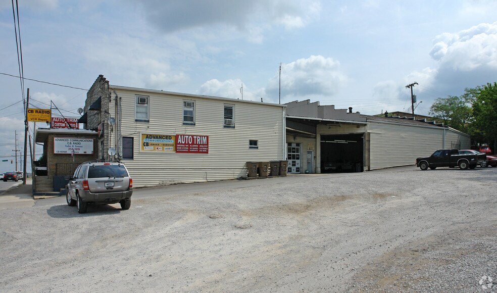 More Photos Of 606 Fesslers Ln, Nashville Auto Repair For Lease
