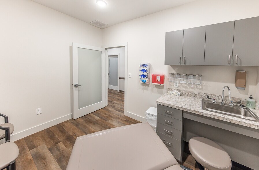 More Photos Of 5004 122nd St, Lubbock Office Residential For Lease