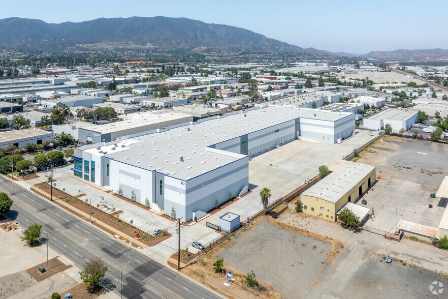 More Photos Of 212 N Smith Ave, Corona Distribution For Sale