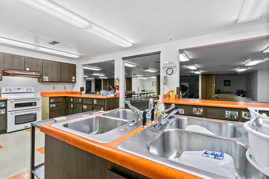 More Photos Of 301 S Chestnut Ave, Oconto Falls Religious Facility For Sale