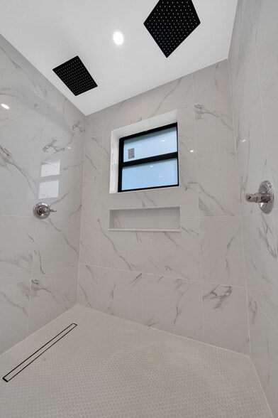 More Photos Of 1370 SW 5th St, Miami Apartments For Sale