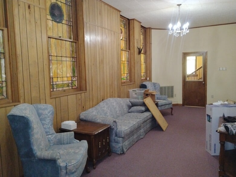 More Photos Of 906 Elm St, Coffeyville Religious Facility For Sale