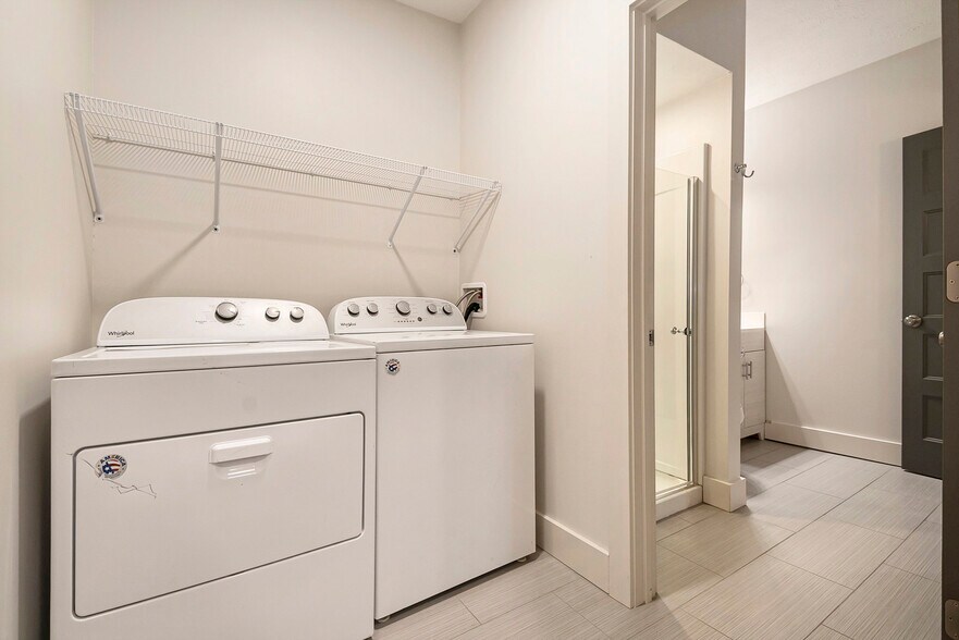 More Photos Of 2601-2603 N 45th St, Omaha Office Residential For Sale