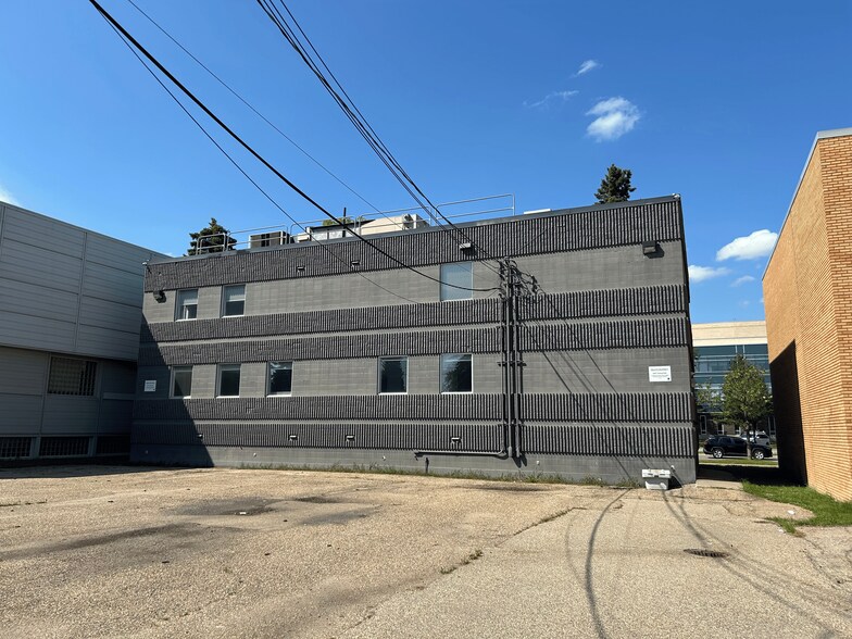 More Photos Of 10319 Princess Elizabeth Ave, Edmonton Office For Lease