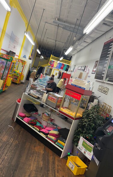 More Photos Of 215 W Main St, Washington Storefront Retail Office For Sale