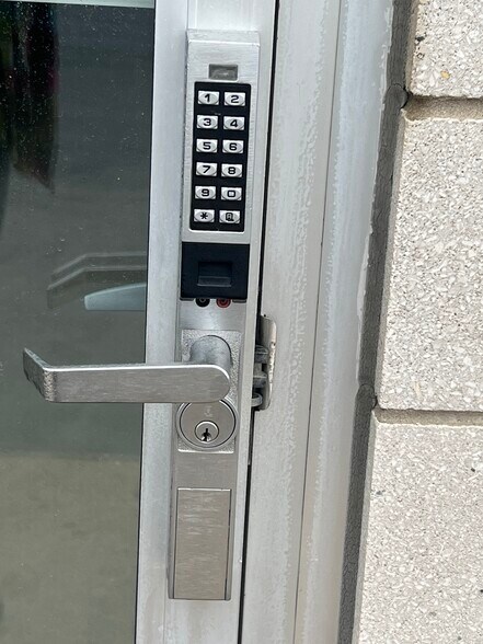 More Photos Of 16644-16646, New Berlin Medical For Lease