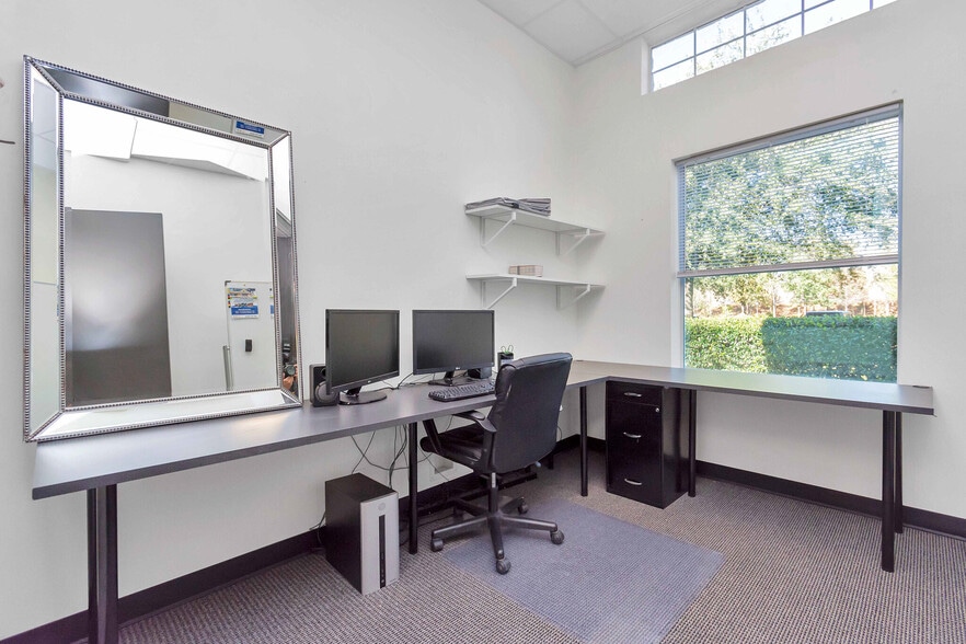 More Photos Of 8125 N Sam Houston Pky W, Houston Medical For Sale