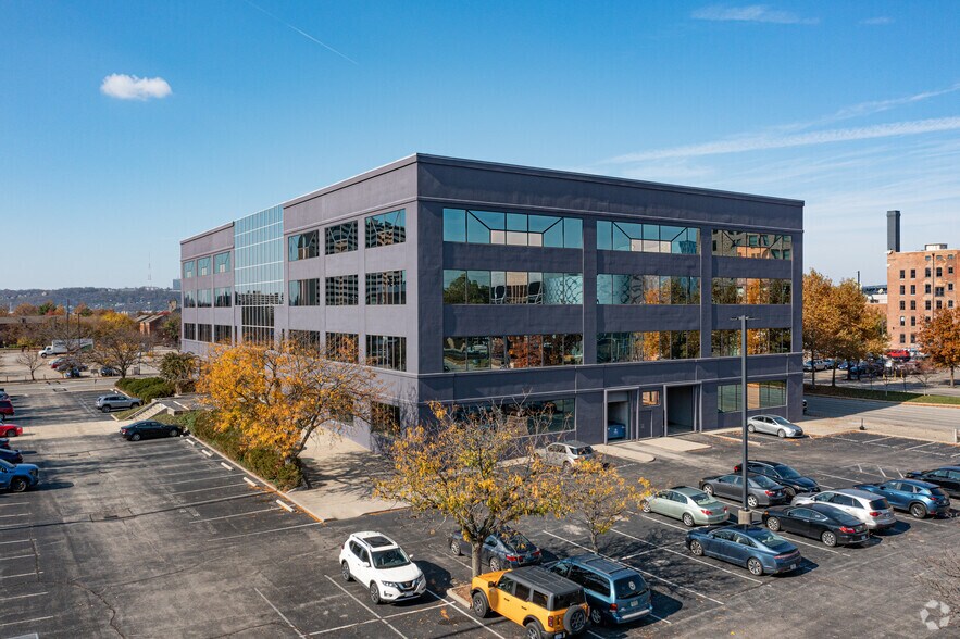 More Photos Of 250 W Court St, Cincinnati Office For Lease