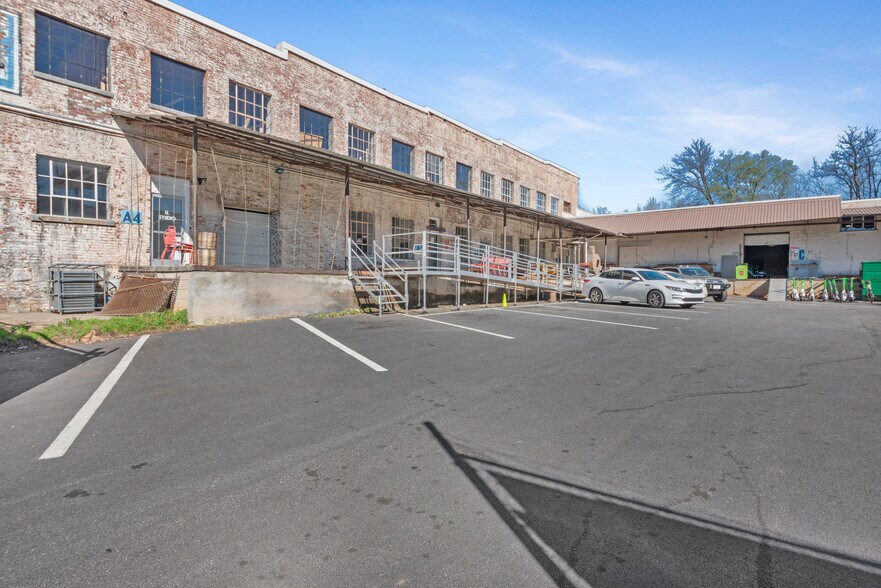 More Photos Of 515 Ralph David Abernathy Blvd SW, Atlanta Manufacturing For Lease