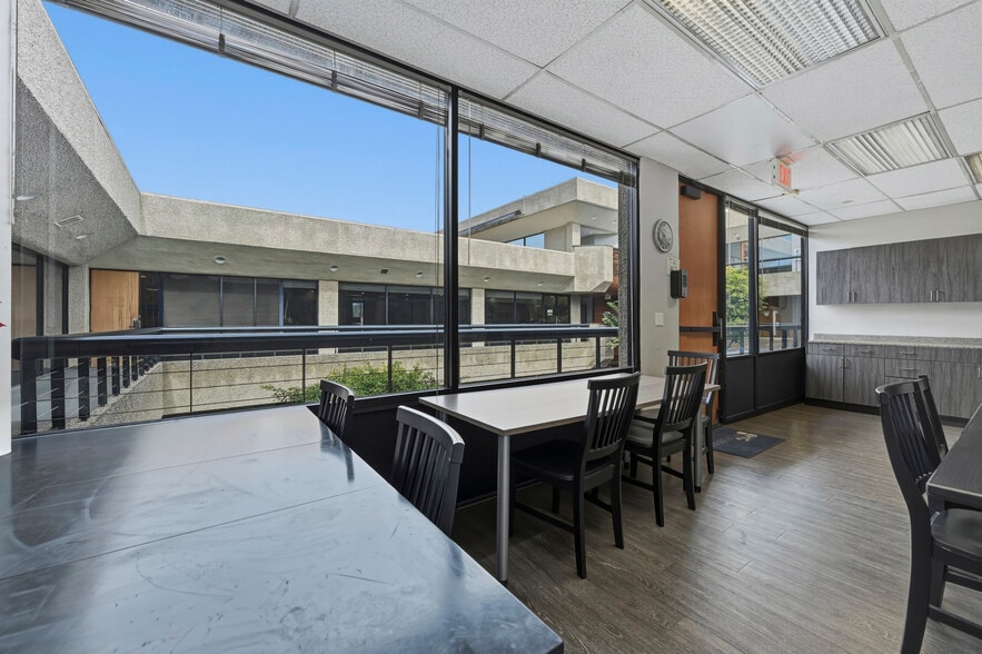 More Photos Of 10505 Sorrento Valley Rd, San Diego Office For Sale