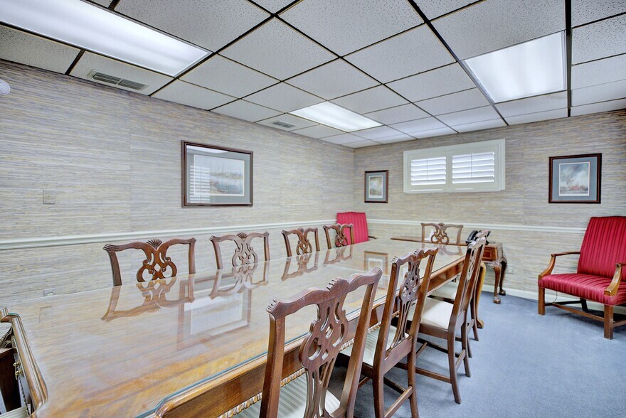 More Photos Of 4927 Southfork Dr, Lakeland Office For Sale