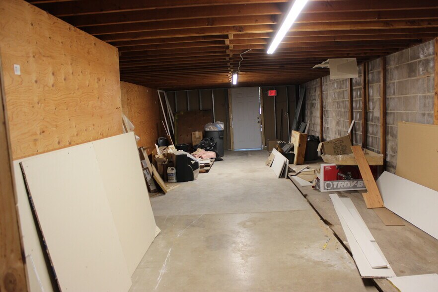 More Photos Of 969-979 Meriden Waterbury Tpke, Plantsville Freestanding For Lease