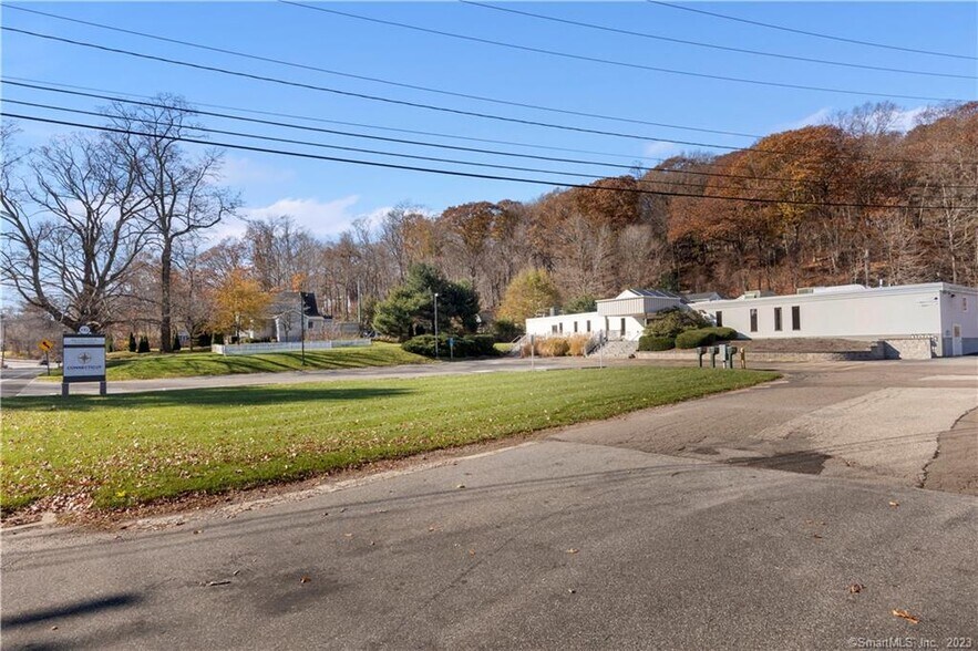 More Photos Of 192 Westbrook Rd, Essex Medical For Lease