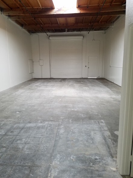 More Photos Of 190 N Arrowhead Ave, Rialto Warehouse For Lease