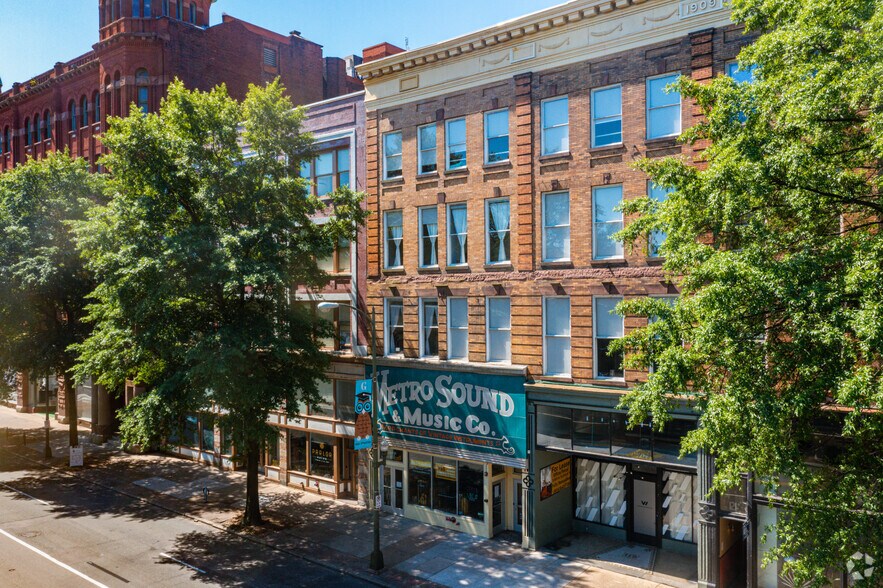 More Photos Of 117-119 W Broad St, Richmond Apartments For Lease