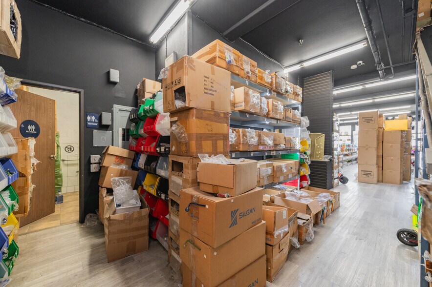 More Photos Of 462-472 E 4th St, Los Angeles General Retail For Sale