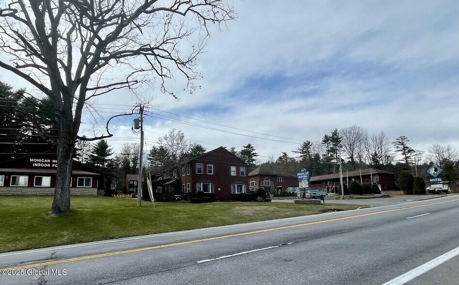 More Photos Of 1545 Us-9, Lake George Hospitality For Sale