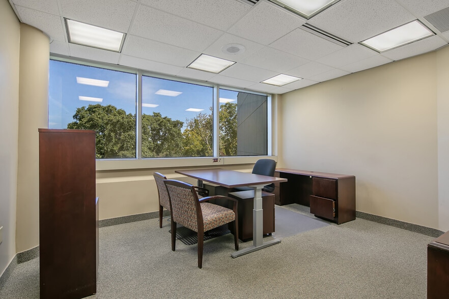 More Photos Of 200 Green St, Fayetteville Storefront Retail Office For Lease