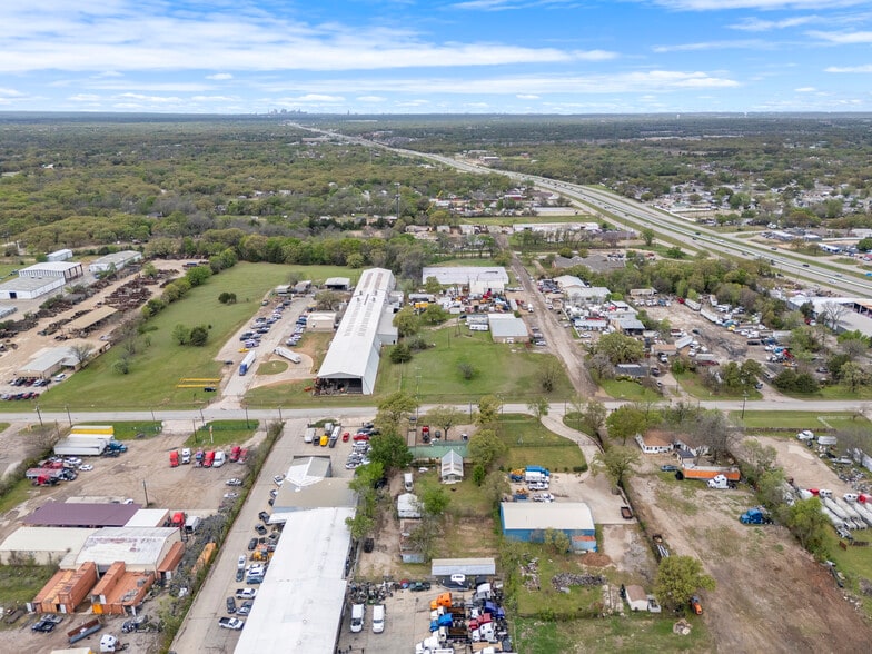 More Photos Of 303-A W Simonds, Seagoville Manufacturing For Sale