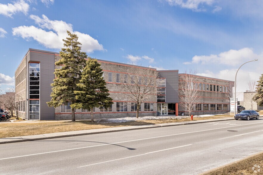 More Photos Of 5400-5490 Boul Thimens, Saint-Laurent Coworking Space