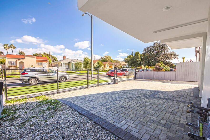 More Photos Of 1923 Carmona Ave, Los Angeles Multifamily For Sale