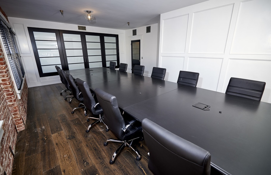 More Photos Of 202-208 W 4th St, Santa Ana Office For Lease