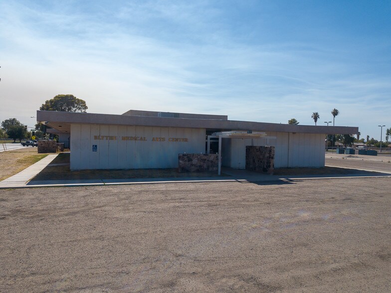 More Photos Of 500 N Broadway Ave, Blythe Medical For Sale