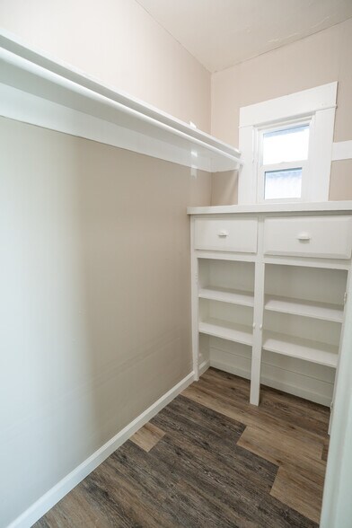 More Photos Of 932 Walnut Ave, Long Beach Specialty For Sale