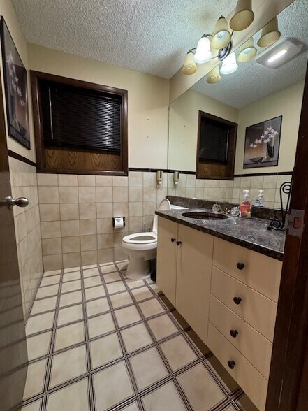 More Photos Of 8 Maple Dr, Monroe Warehouse For Lease