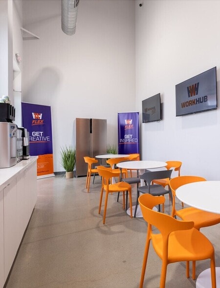 More Photos Of 1027 Outpost Dr, Conroe Showroom For Lease