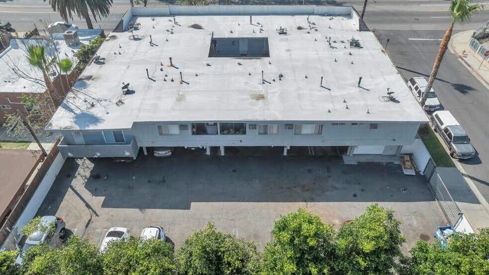 More Photos Of 13825 Vanowen St, Van Nuys Apartments For Sale