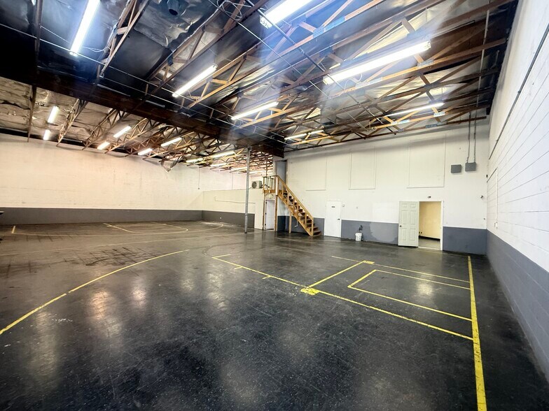 More Photos Of 1655 S Mojave Rd, Las Vegas Warehouse For Lease