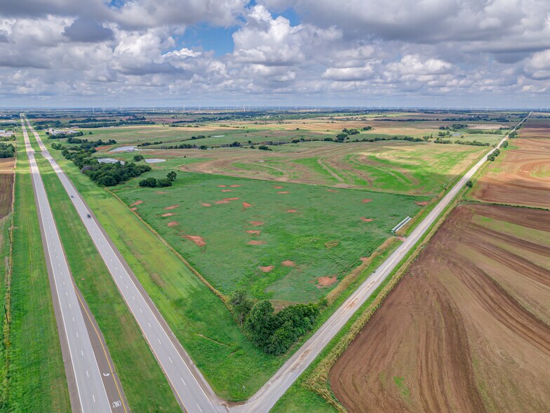 More Photos Of Northwest Expy, Yukon Land For Sale