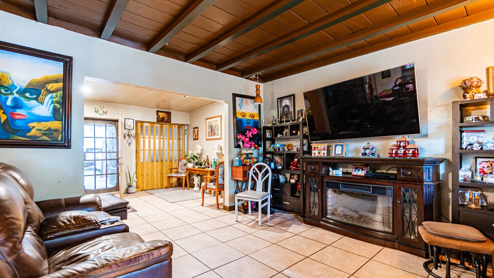 More Photos Of 4656 Floral Dr, Los Angeles Industrial For Sale