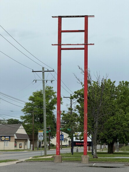 More Photos Of 162 S Broadway, Pennsville Freestanding For Lease