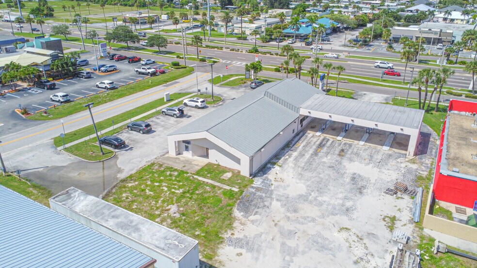 More Photos Of 320 W Cocoa Beach Cswy, Cocoa Beach Storefront Retail Office For Sale