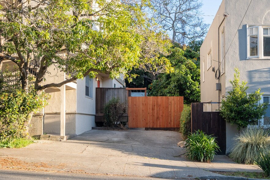 More Photos Of 1700 Spruce St, Berkeley Apartments For Sale