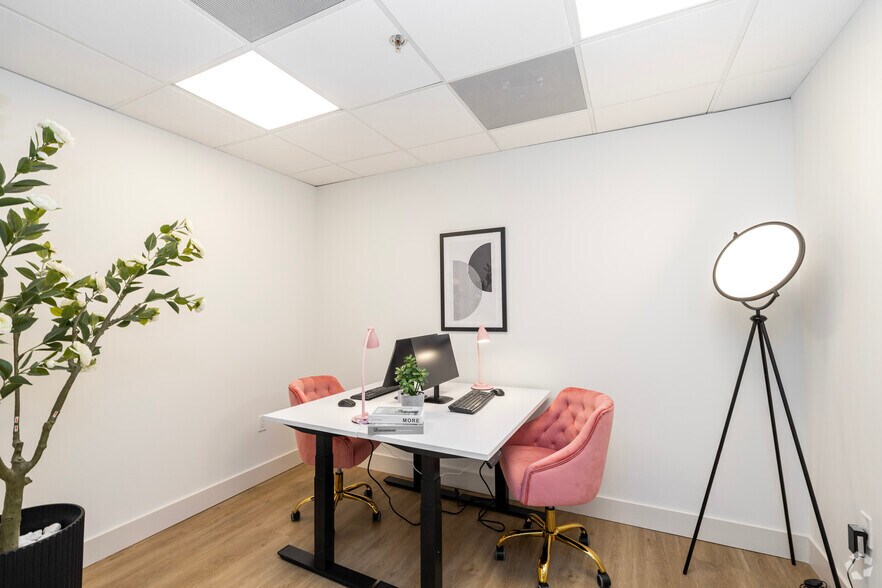 More Photos Of 6698 68th Ave N, Pinellas Park Coworking Space