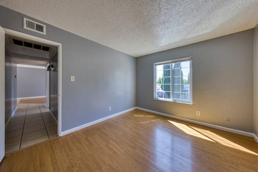 More Photos Of 6267 Martin Luther King Jr Blvd, Sacramento Apartments For Sale