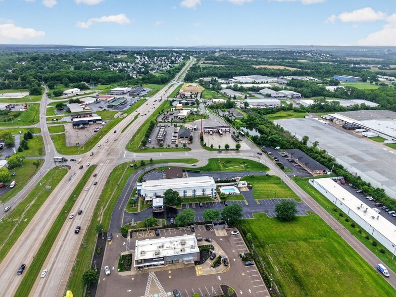 More Photos Of 40 New Garver Rd, Monroe Hotel For Sale
