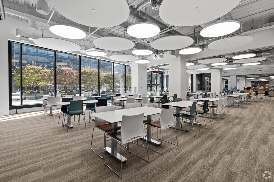 More Photos Of 801 Main Ave, Norwalk Unknown For Lease