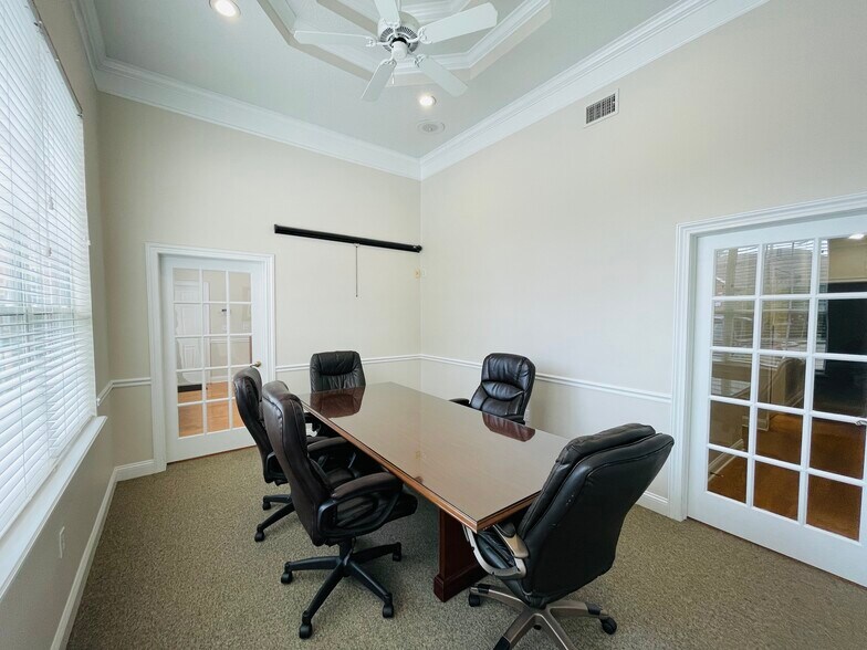 More Photos Of 6817 Southpoint Pky, Jacksonville Office For Sale