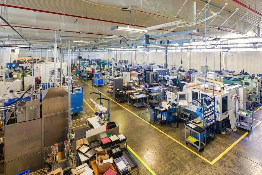 More Photos Of 3660 Arnold Ave, Naples Industrial For Lease