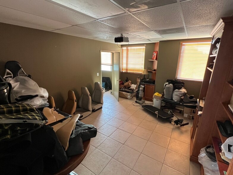 More Photos Of 5401 N Haverhill Rd, West Palm Beach Warehouse For Lease