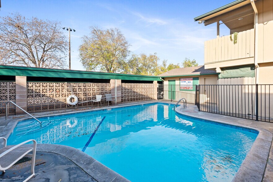 More Photos Of 3765-3785 N Millbrook Ave, Fresno Apartments For Sale
