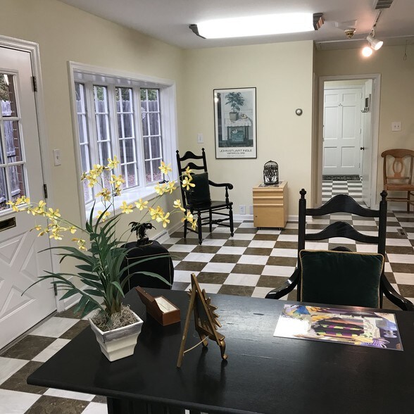 More Photos Of 1707 Concord Pike, Wilmington Storefront Retail Office For Lease