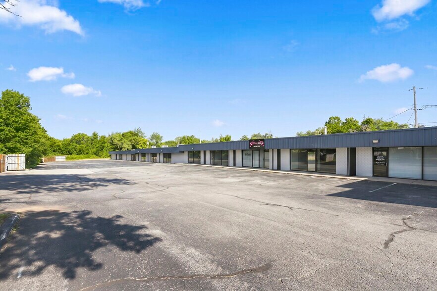 More Photos Of 5601 S Campbell Ave, Springfield General Retail For Sale